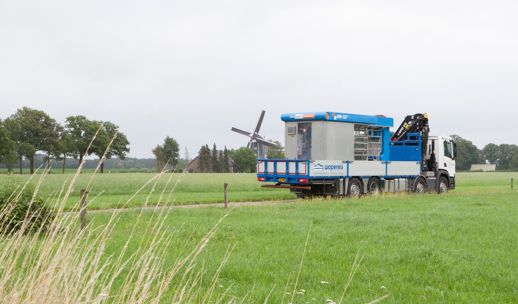 boumatic-melkrobot-op-vrachtwagen-transport-wopereis boumatic melkrobot op vrachtwagen transport wopereis melksystemen